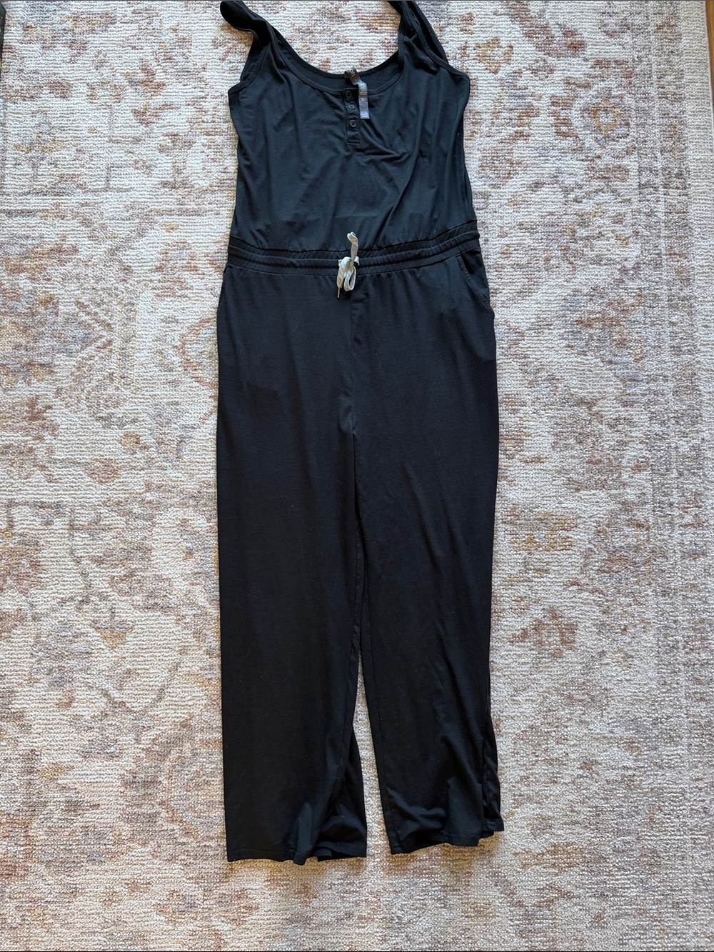 Vuori Black Sleeveless Drawstring Waist Jumpsuit